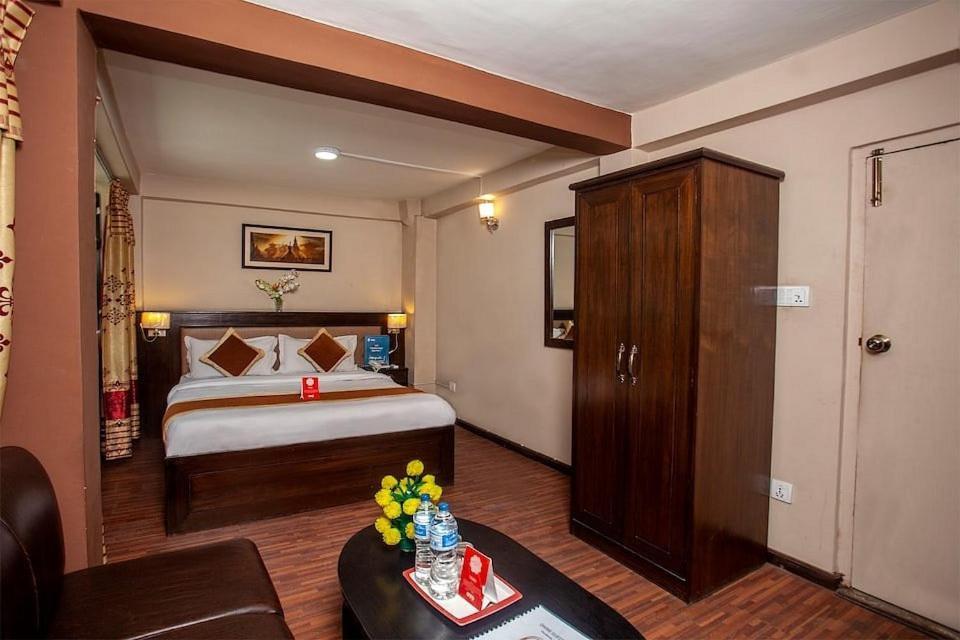 Divine Guest House Катманду Екстер'єр фото