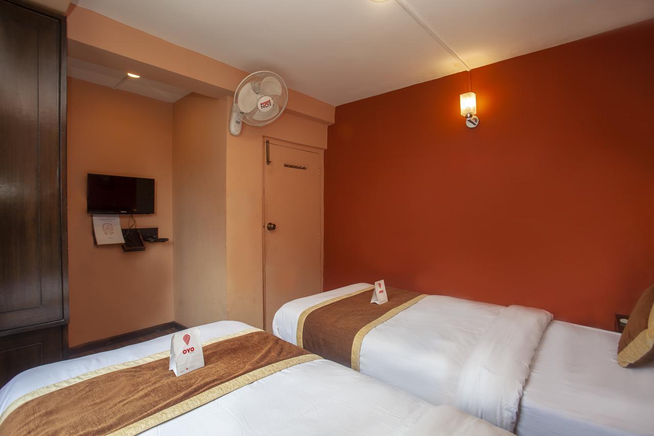 Divine Guest House Катманду Екстер'єр фото