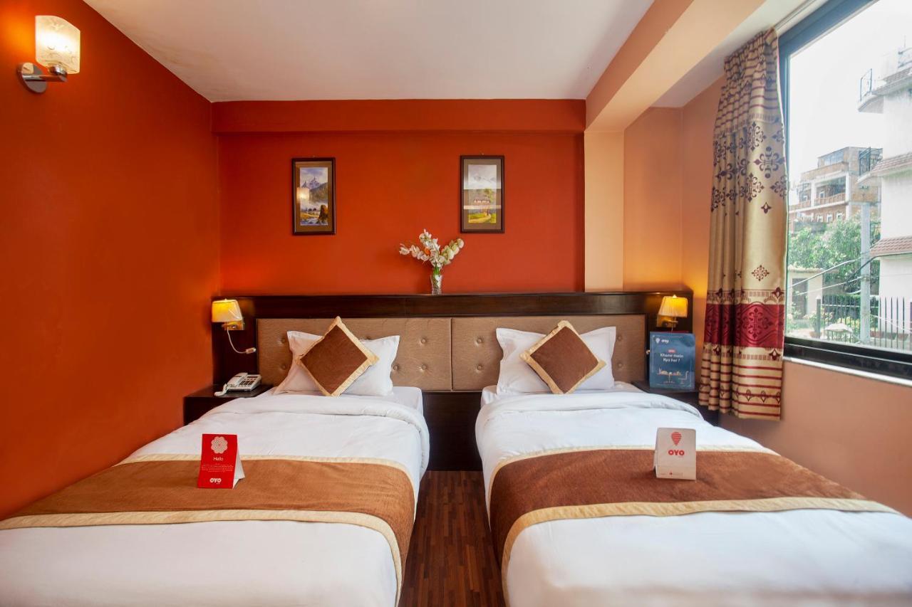 Divine Guest House Катманду Екстер'єр фото