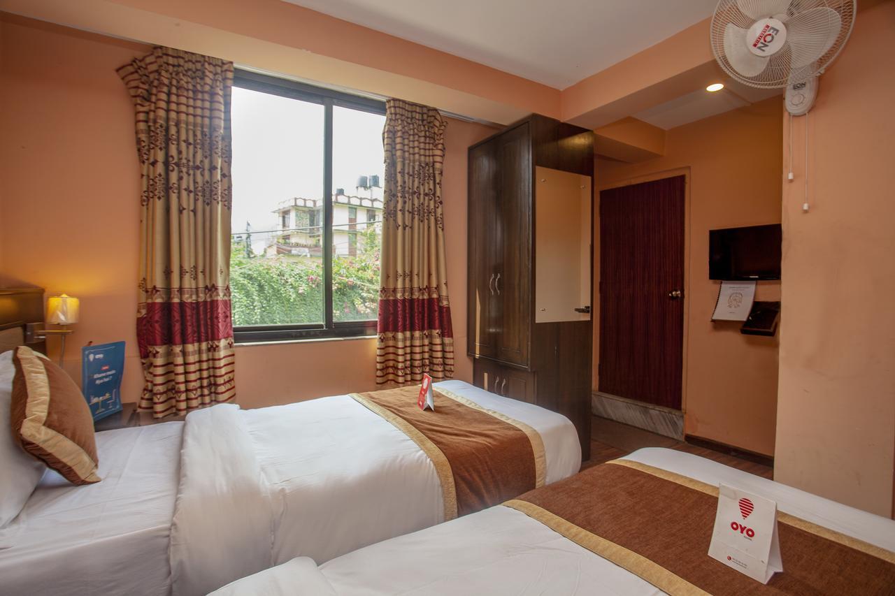 Divine Guest House Катманду Екстер'єр фото