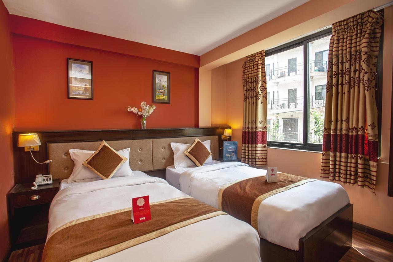 Divine Guest House Катманду Екстер'єр фото